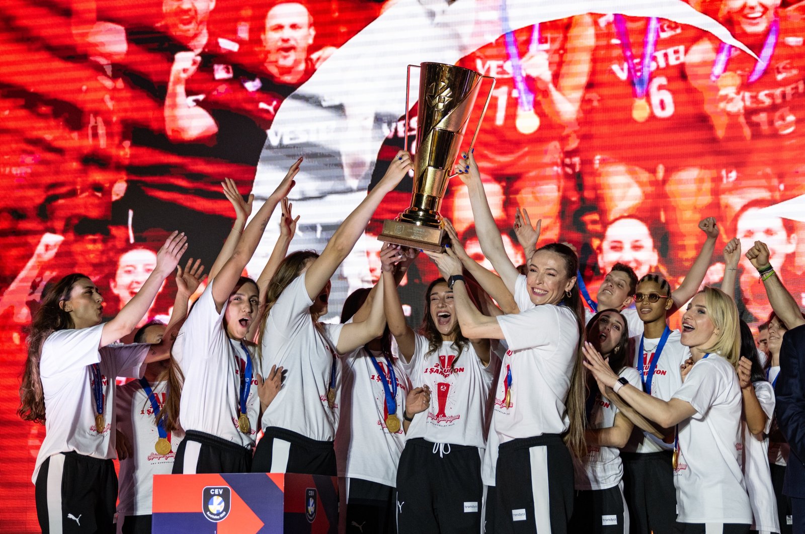 Turkish players celebrate winning with the against Women's Eurovolley trophy after the final against Serbia, Istanbul, Tütkiye, Sept. 4, 2023. (AA Photo)