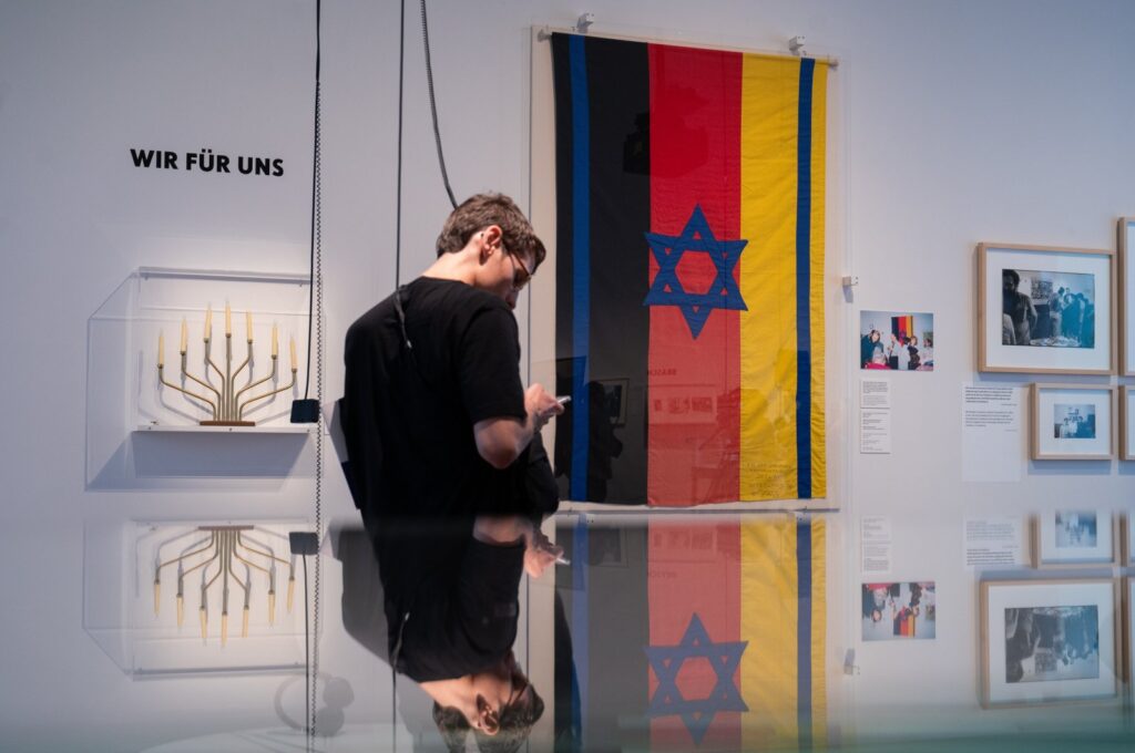 "Another Country", an exhibition at Berlin's Jewish Museum, examines the "hope and frustration" Jews experienced behind the wall in the GDR, a country with an antifascist self-image. (dpa Photo)