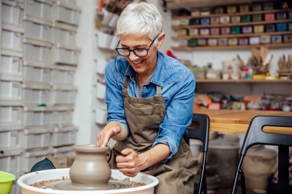 A recent study shows that a total of more than 93,000 people who have hobbies feel better with an average age between 71.7 and 75.9 years in the U.S, China, Japan, and European countries. (dpa Photo)