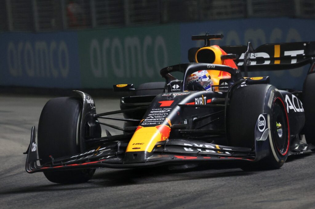 Red Bull's Max Verstappen in action during the Singapore Grand Prix race at the Marina Bay Street Circuit, Singapore, Sept. 17, 2023. (Reuters Photo)