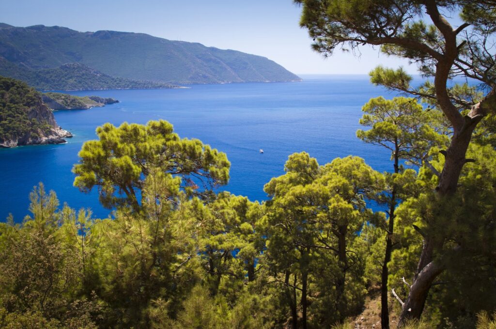 A coastal landscape of Kabak Valley, a spot in the Lycian Way in southern Türkiye. (Shutterstock Photo)