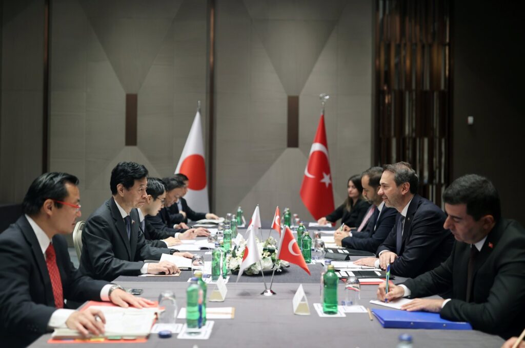 Energy and Natural Resources Minister Alparslan Bayraktar (C-R) meets with Japan's Minister of Economy, Trade and Industry, Nishimura Yasutoshi, Istanbul, Türkiye, Sept. 5, 2023. (AA Photo)