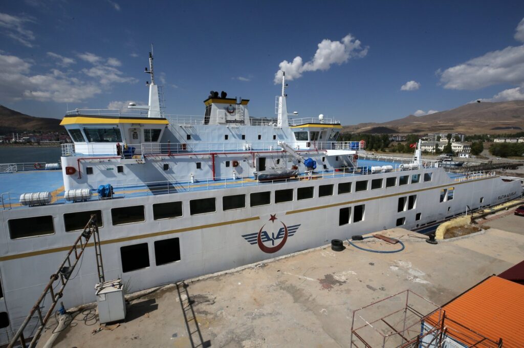 Cargo-filled wagons loaded onto ferries from the Tatvan Ferry Management Directorate are taken to Van, Türkiye, Oct. 3, 2023. (AA Photo)