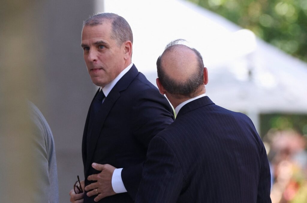 U.S. President Joe Biden's son, Hunter Biden, walks to appear in a federal court on gun charges in Wilmington, Delaware, U.S., Oct. 3, 2023. (Reuters Photo)