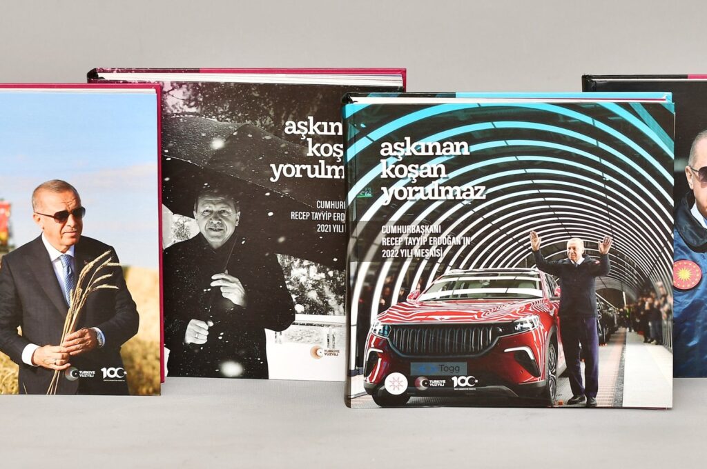 The covers of the four-volume book, "Those Who Run With Passion Never Get Tired," on President Recep Tayyip Erdoğan's contributions to Türkiye. (AA Photo)