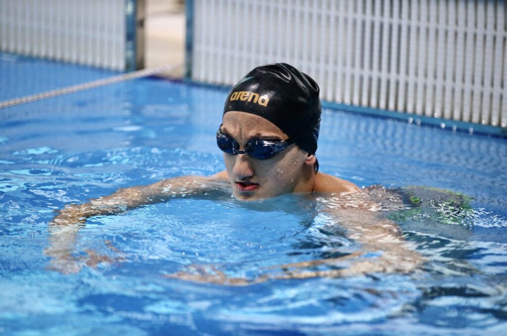 Turkish swimmer Turgut Aslan Yaraman trains for the upcoming Paralympic European Swimming Championships, Giresun, Türkiye, Nov. 23, 2023. (AA Photo)