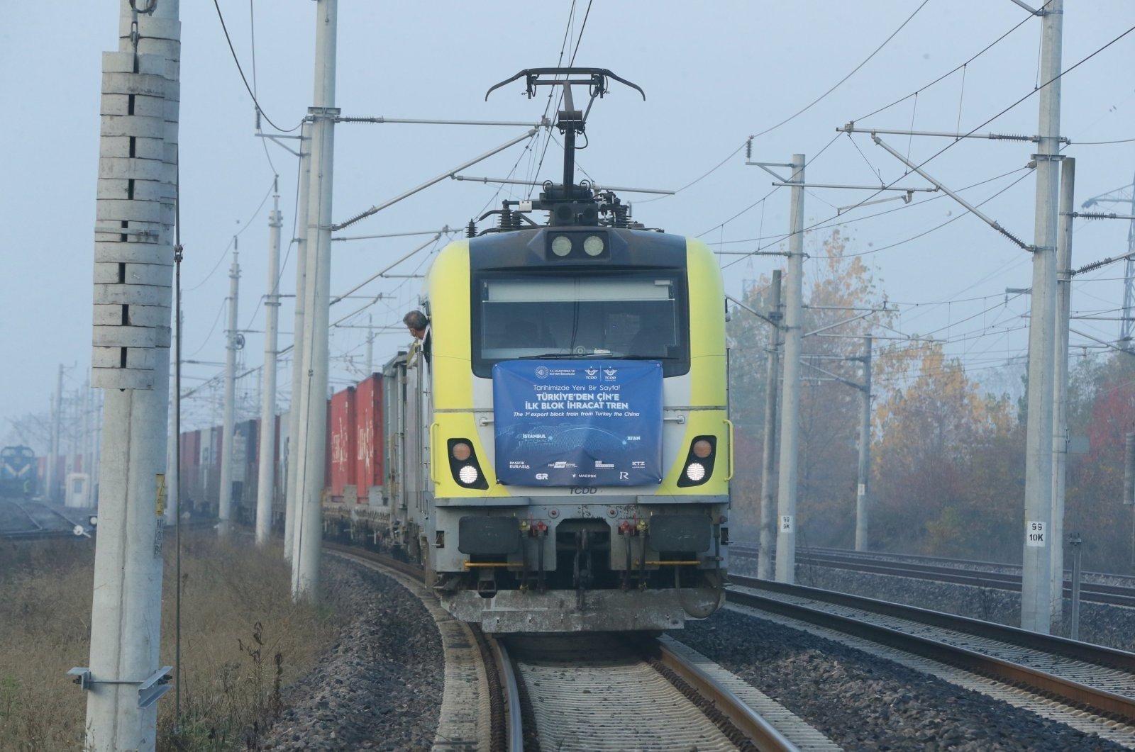 A train carrying goods from Türkiye to China departs from the northwestern province of Kocaeli, Türkiye, Dec. 6, 2020. (AA Photo)