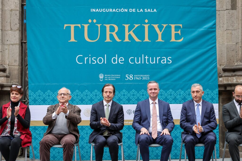 Serkan Kayalar (R3) and Türkiye's Ambassador to Mexico, İlhan Kemal Tuğ (left 3), at the opening ceremony of Türkiye Hall, Nov. 23, 2023, Mexico City, Mexico. (AA Photo)