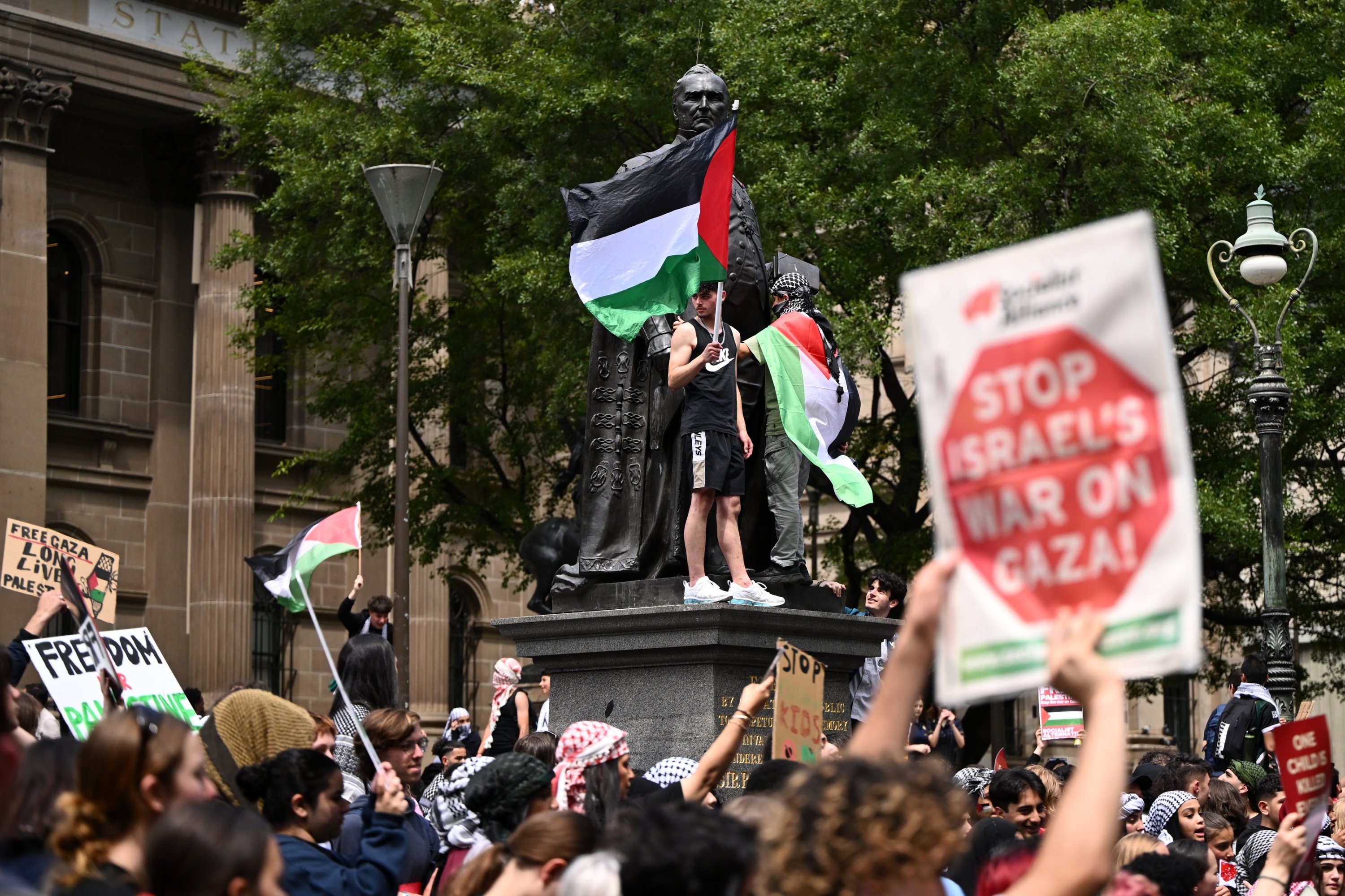302624-1 People participate in a Pro-Palestine demonstration, Melbourne, Australia, Nov. 23, 2023. (EPA Photo)