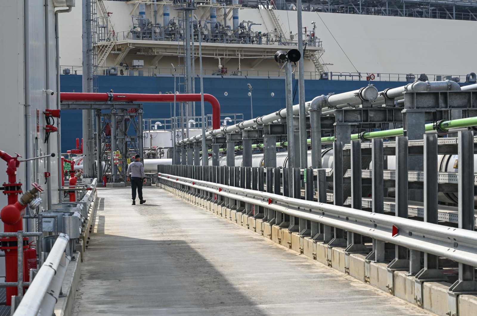 Gas pipelines are seen close to the storage and regasification units (FSRU) facility operated by BOTAŞ, Türkiye, Nov. 7, 2023. (AA Photo)