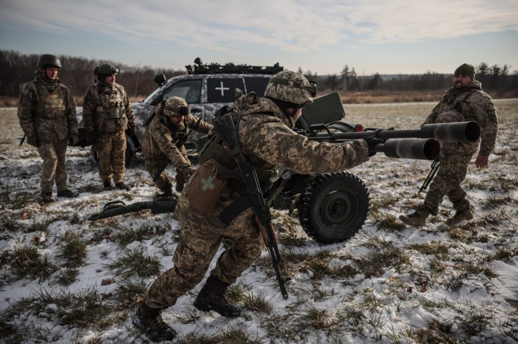 Ukrainian servicemen demonstrate an anti-aircraft gun near Kyiv, Ukraine, Nov. 30, 2023. (EPA Photo)