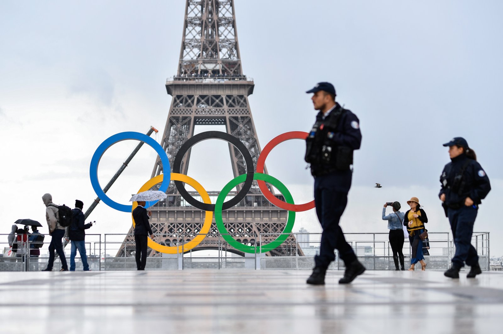 After winning the 2024 Olympic organization, Paris put the Olympic rings in front of the Eiffel Tower, Paris, France, Sept. 18, 2017. (Getty Images Photo)