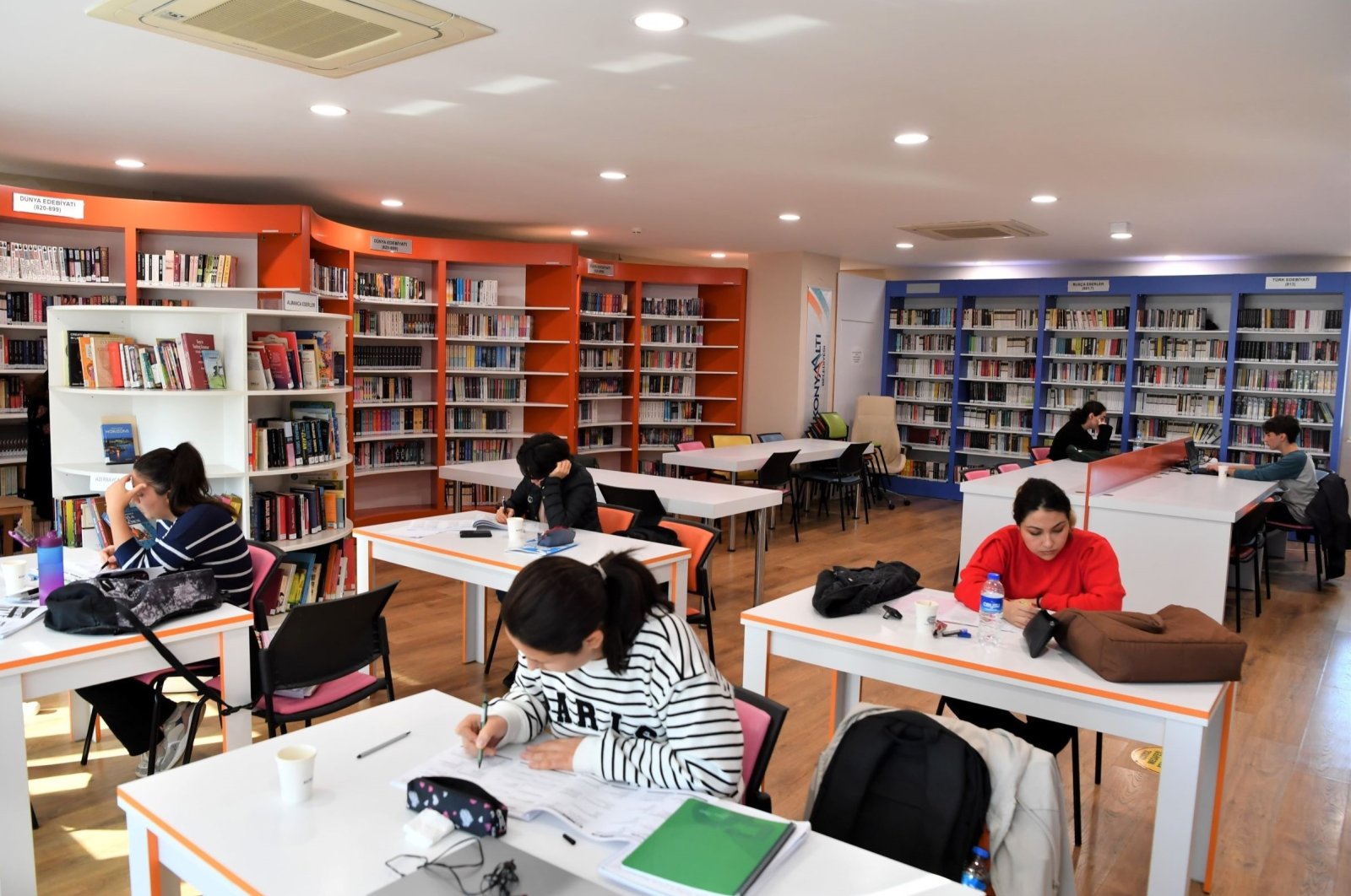 Students are seen studying in Konyaaltı Municipality Library, Antalya, Türkiye, Dec. 5, 2023. (IHA Photo)