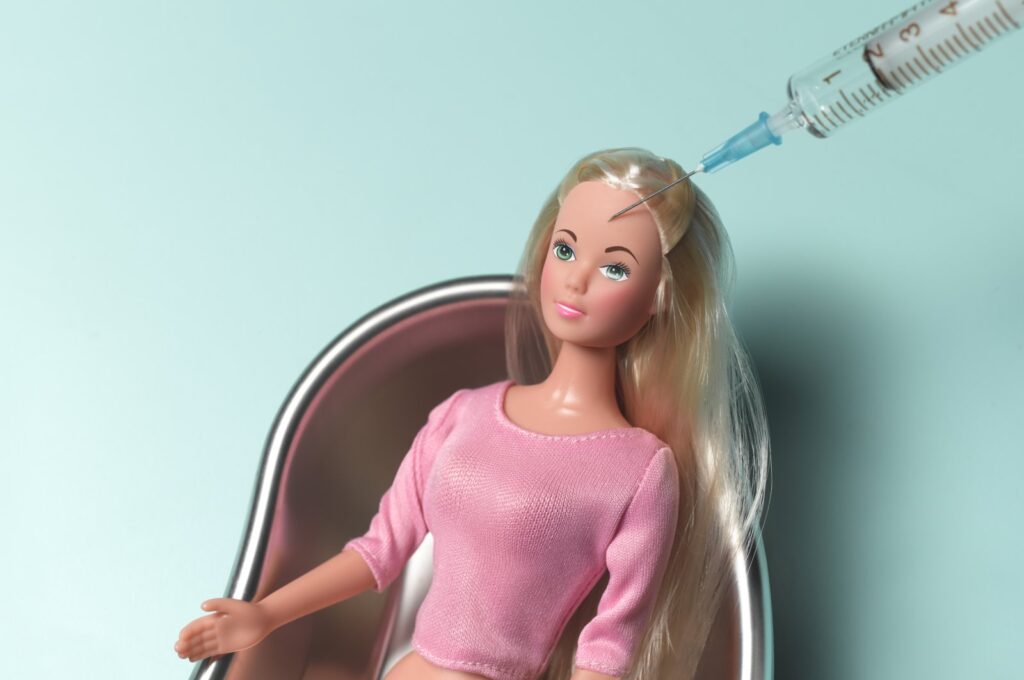 Woman's botox injection / plastic surgery. (Getty Images Photo)