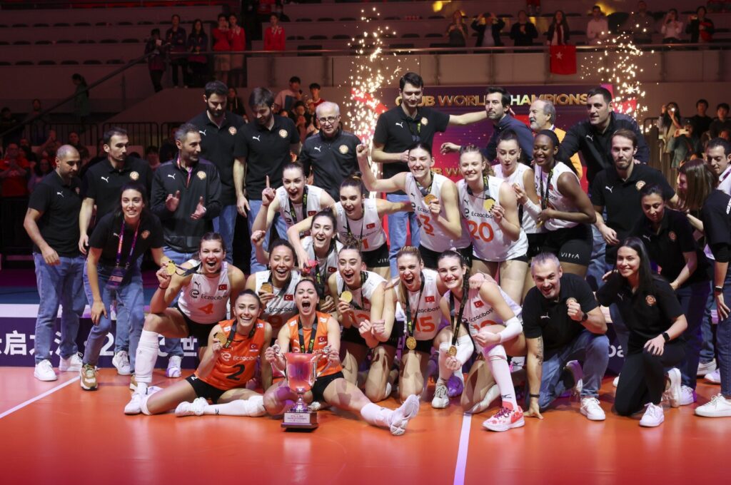 Eczacıbaşı Dynavit players celebrate wining the 2023 Women's Volleyball Club World Championship, Hangzhou, China, Dec. 17, 2023. (AA Photo)