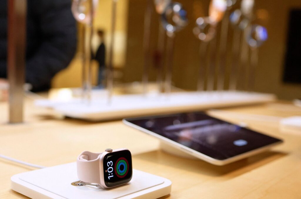 An Apple Watch is seen on display at the Apple Store in Grand Central Station, New York, U.S., Dec. 18, 2023. (AFP Photo)