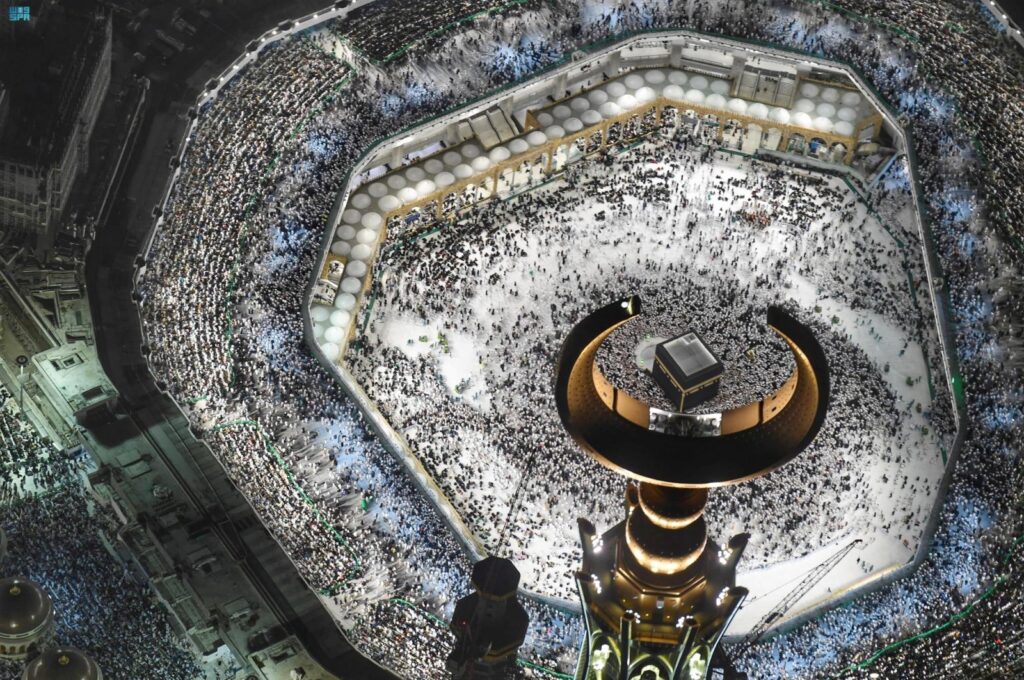 Muslims perform Umrah rituals at the Great Mosque of Mecca, also known as al-Masjid al-Haram during Ramadan, Mecca, Saudi Arabia, April, 16,2023. (dpa Photo)