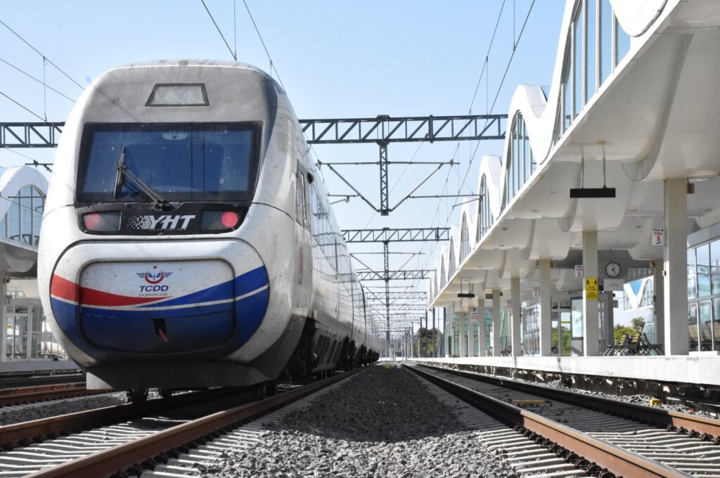 The High Speed ​​Train (YHT) Ankara-Istanbul line, Dec. 22, 2023. (AA Photo)
