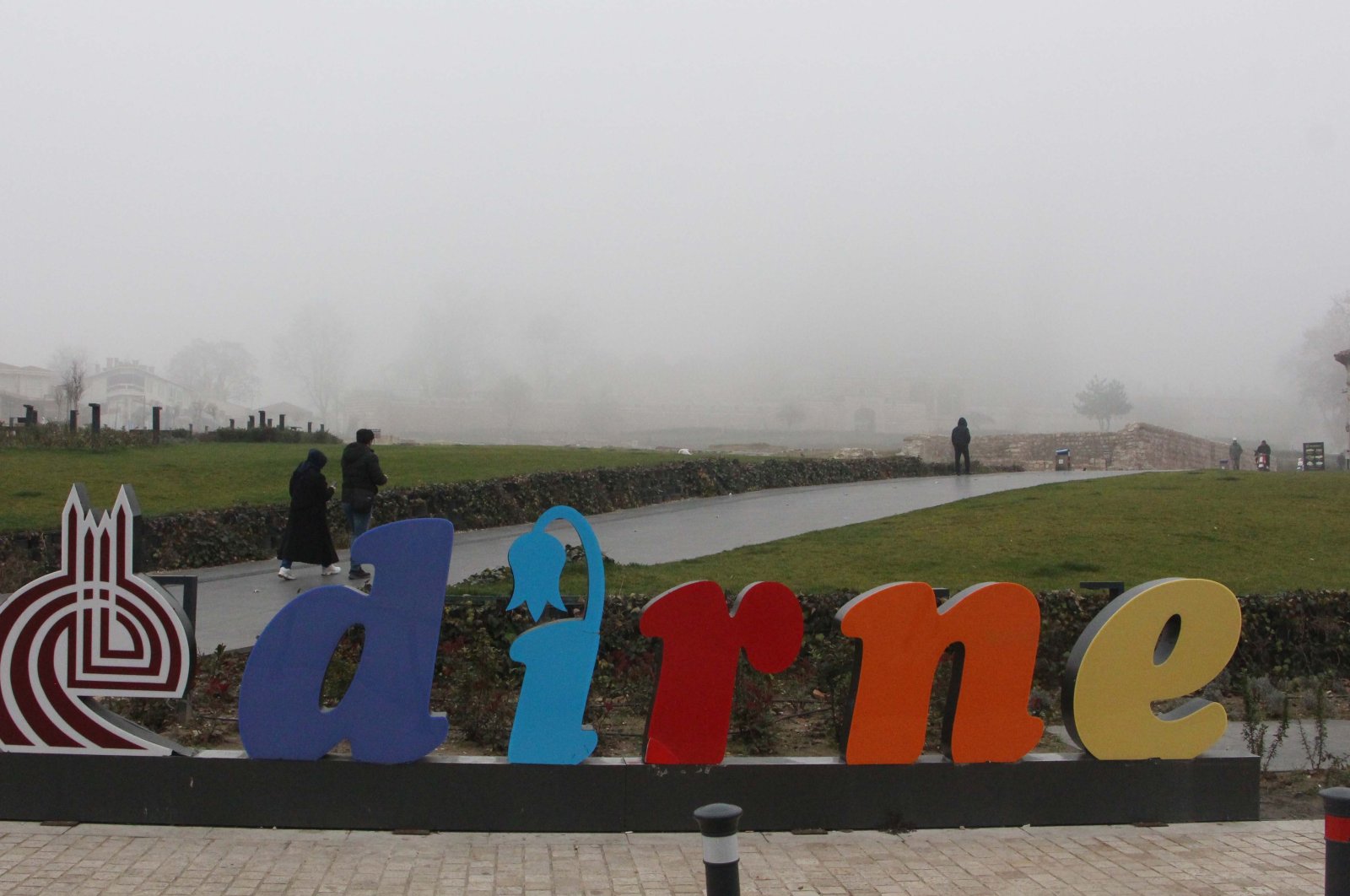 The sign reading "Edirne" is seen amid fog in the city, Edirne, northwestern Türkiye, Dec. 22, 2023. (DHA Photo)