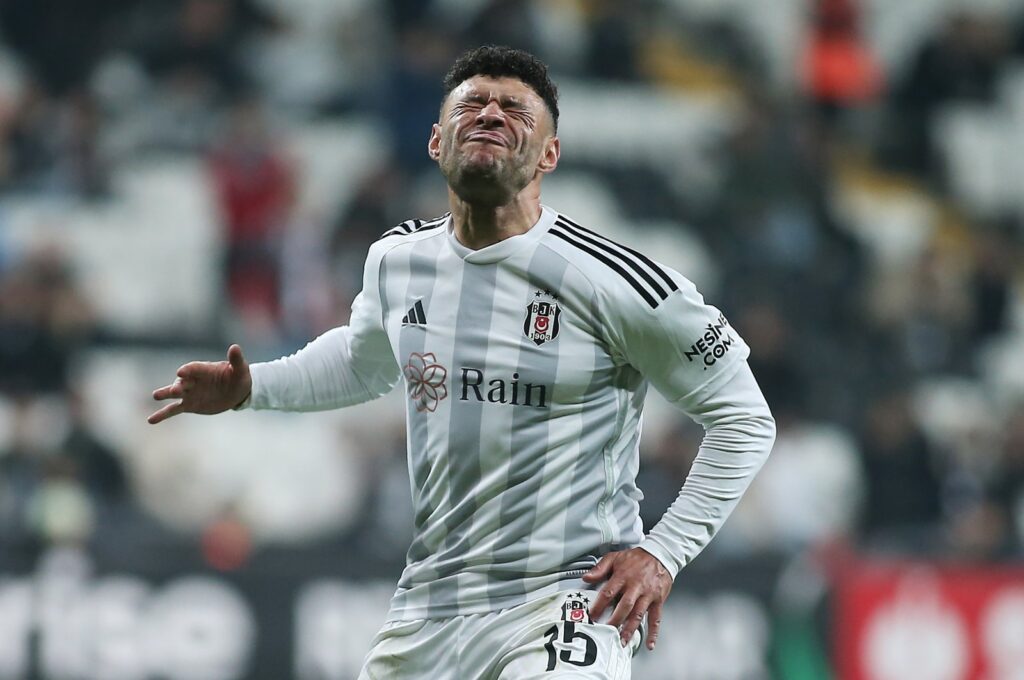Beşiktaş's Alex Oxlade-Chamberlain shows dejection during the UEFA Europa Conference League match against Club Brugge, Istanbul, Türkiye, Nov. 30, 2023. (Getty Images Photo)