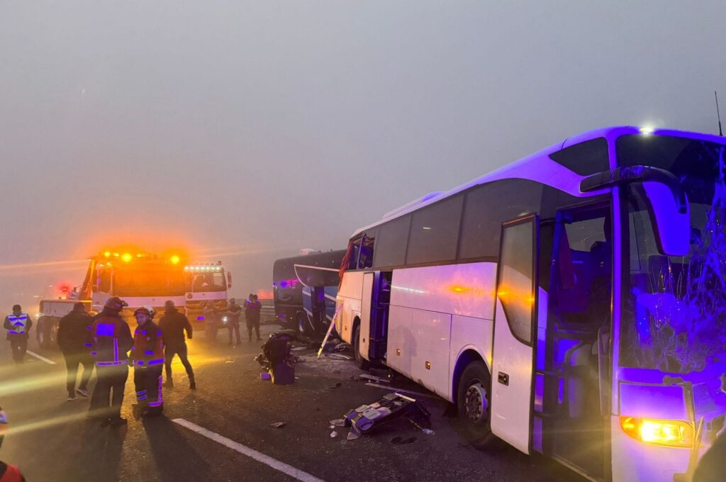 Emergency response teams are engaged in managing the situation at Northern Marmara highway, Sakarya, Türkiye, Dec. 28, 2023. (AA Photo)