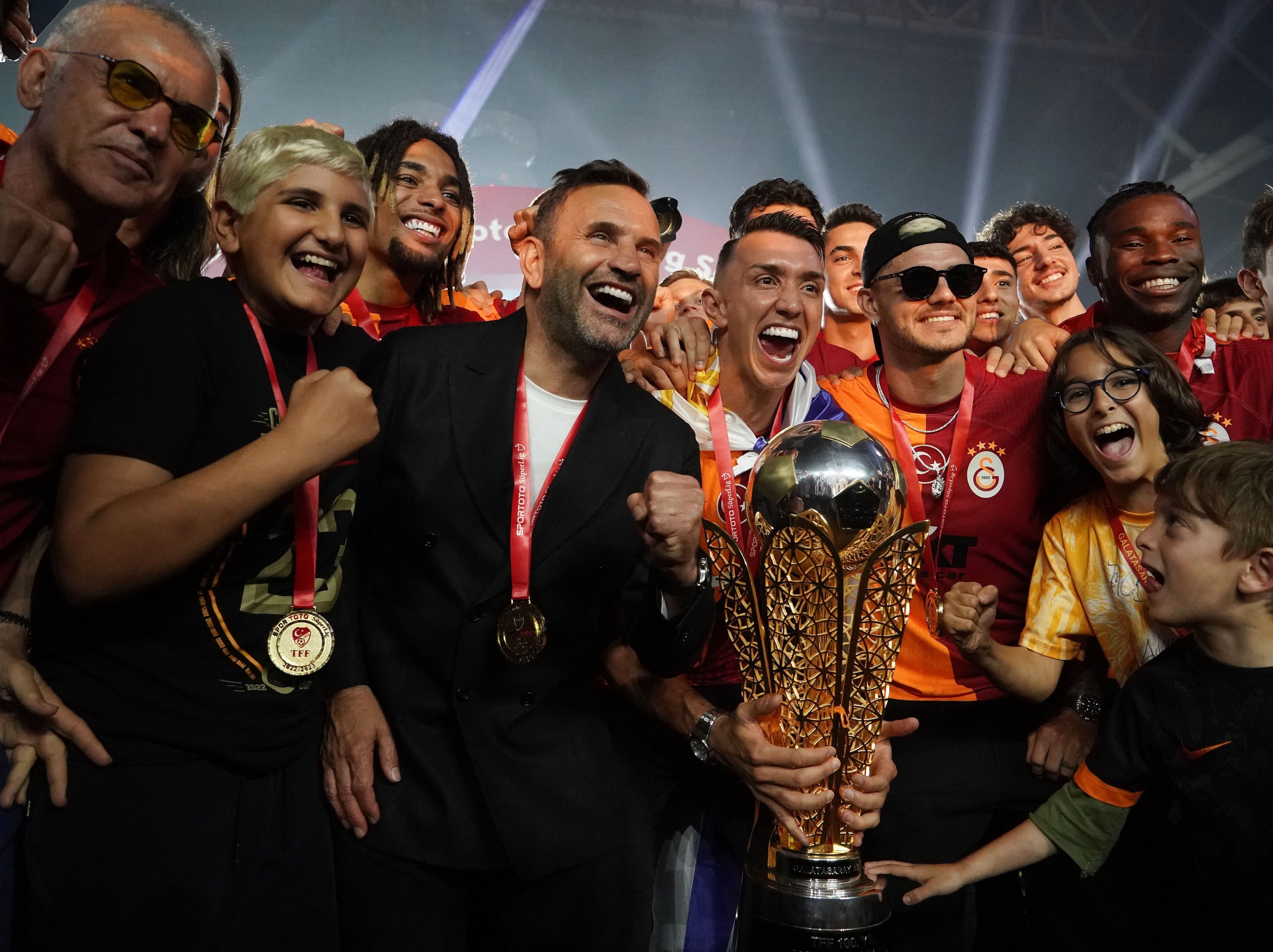 307536 Galatasaray players celebrate the Turkish Süper Lig cup at the Ali Sami Yen Sports Complex, Istanbul, Türkiye, June 5, 2023. (AA Photo)