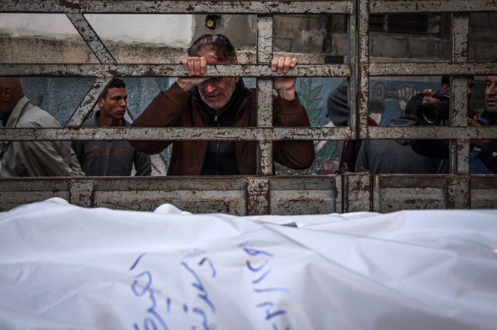 A man mourns his loved ones killed during Israeli bombardment in Rafah, southern Gaza Strip, Palestine, Dec. 29, 2023. (AFP Photo)