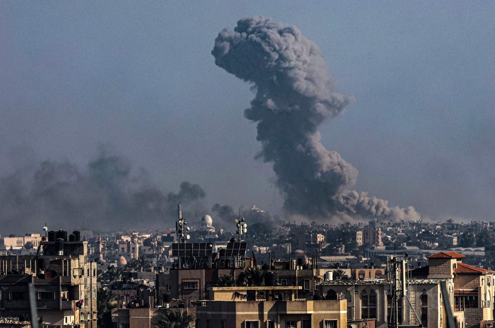 Smoke billows over Khan Younis during Israeli bombardment in the southern Gaza Strip, Palestine, Dec. 30, 2023. (AFP Photo)