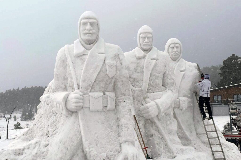The construction of snow sculptures to be exhibited on the 109th anniversary of the Sarıkamış Campaign, Sarıkamış, Kars, Türkiye, Jan. 5, 2024. (AA Photo)