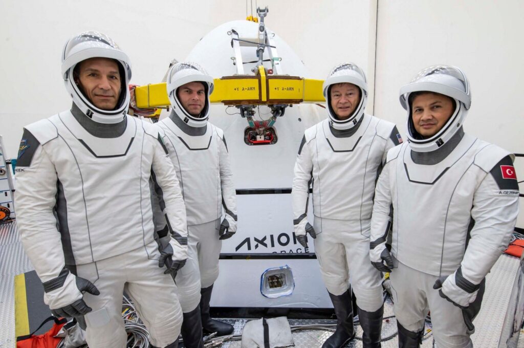 The country's first space traveler Alper Gezeravcı (right) successfully completed his spacecraft training, Ankara, Türkiye, Jan. 5, 2024. (AA Photo)