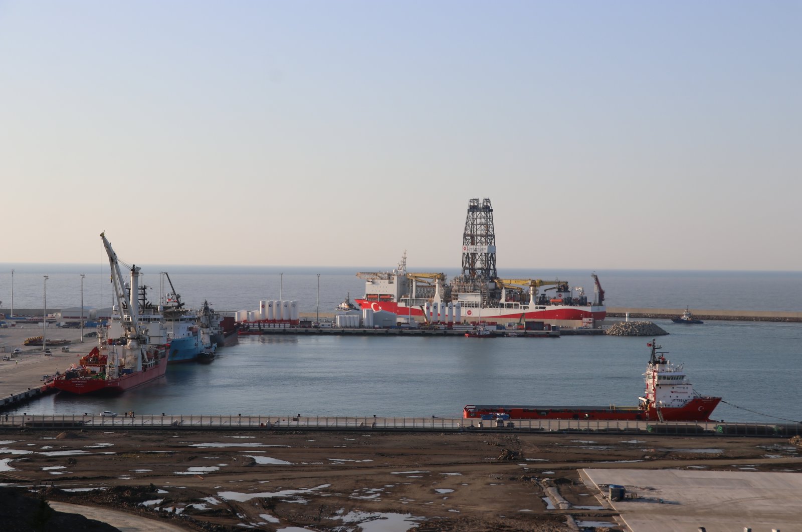 Türkiye's Yavuz drill ship is seen at the Port of Filyos in Zonguldak, northern Türkiye, April 10, 2022. (AA Photo)