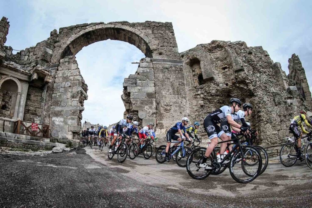 Cyclists compete in the Tour of Antalya, Antalya, Türkiye, March 1, 2023. (DHA Photo)