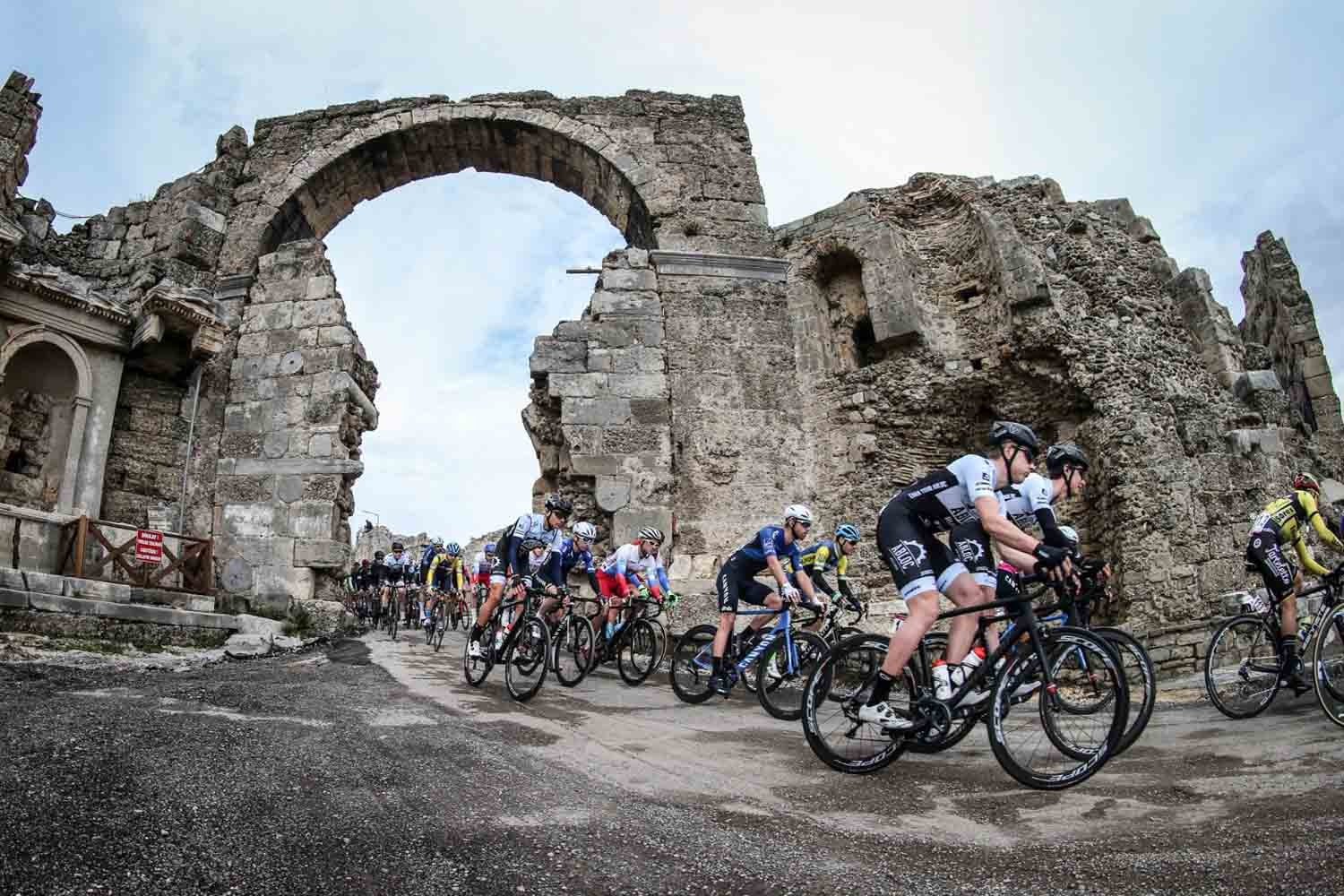 Cyclists compete in the Tour of Antalya, Antalya, Türkiye, March 1, 2023. (DHA Photo)