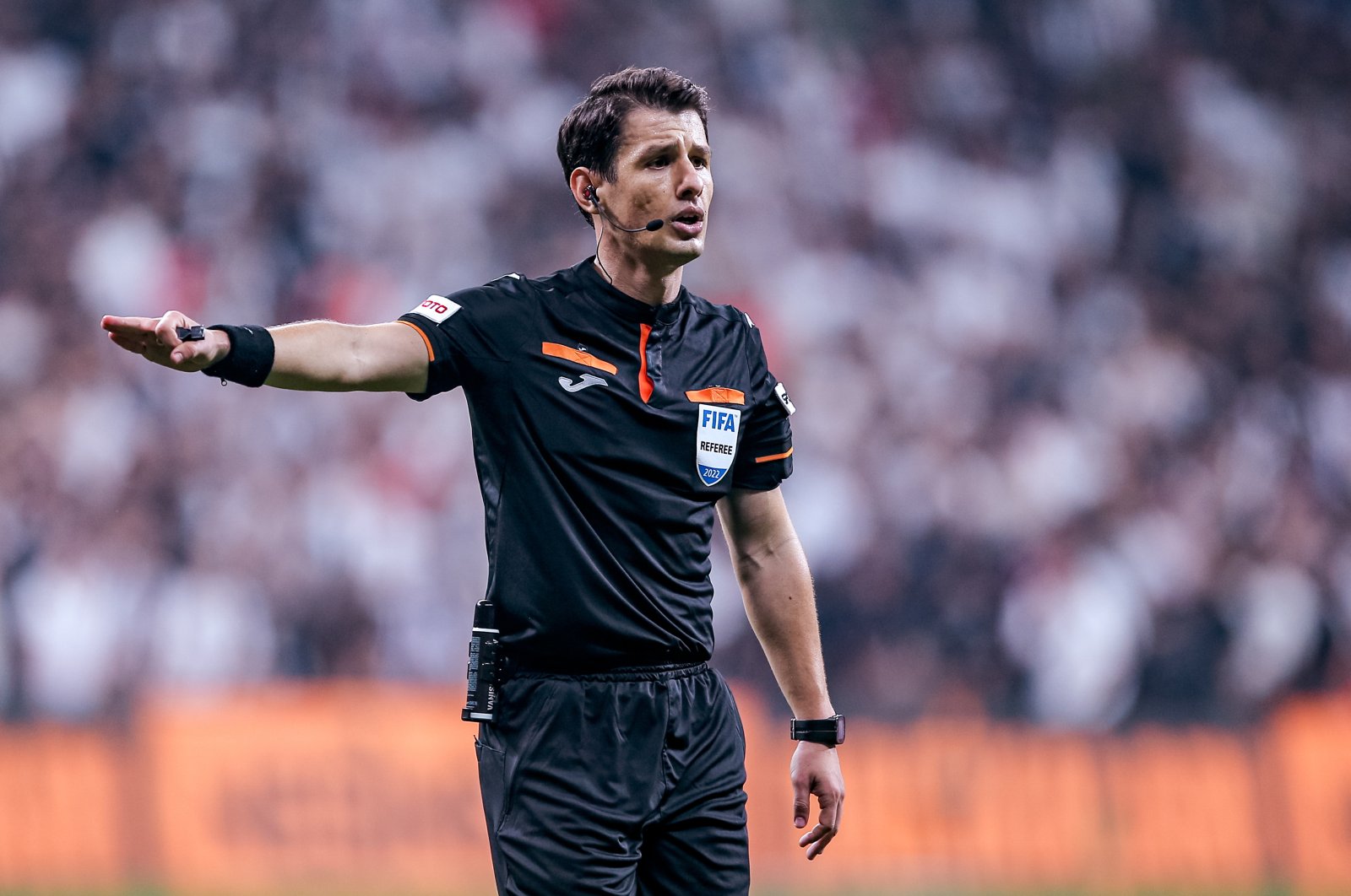 Referee Halil Umut Meler during the Turkish Süper Lig match between Beşiktaş and Istanbul Başaksehir at the Vodafone Park, Istanbul, Türkiye, Sept. 12, 2022. (Getty Images Photo)