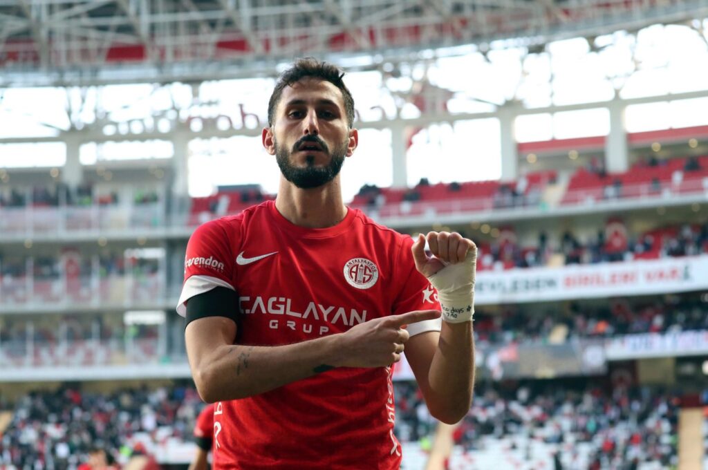 Antalyaspor's Israeli forward Sagiv Jehezkel displays the controversial message reading "100 days. 07/10" after scoring a goal during the Turkish Süper Lig match against Trabzonspor, Corendon Airlines Park Antalya Stadium, Antalya, Türkiye, Jan. 14, 2024. (DHA Photo)