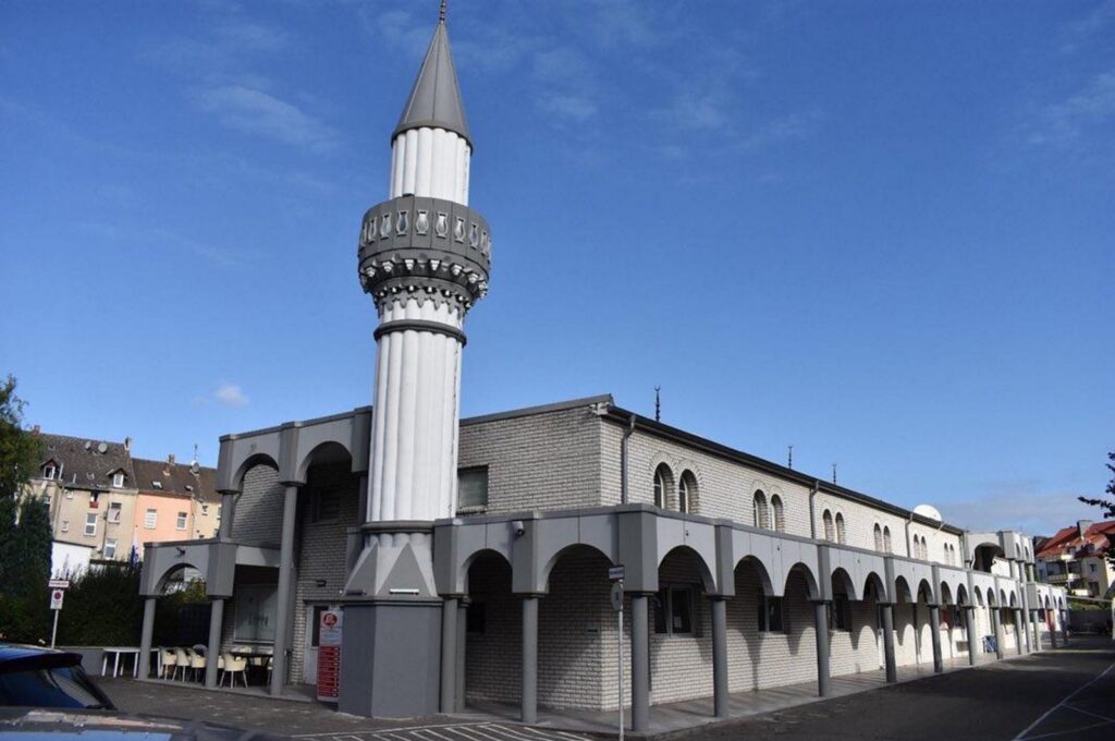 A mosque run by the Turkish-Islamic Union for Religious Affairs (DITIB) in Recklinghausen, Germany. (AA Photo)