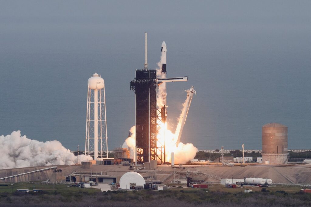 Axiom Mission 3 launches to the International Space Station with crew members Michael Lopez-Alegria of the U.S./Spain, Pilot Walter Villadei of Italy, Mission Specialist Col. Alper Gezeravcı of Türkiye, and ESA (European Space Agency) project astronaut Marcus Wandt of Sweden, Cape Canaveral, Florida, U.S. Jan. 18, 2024. (Reuters Photo)