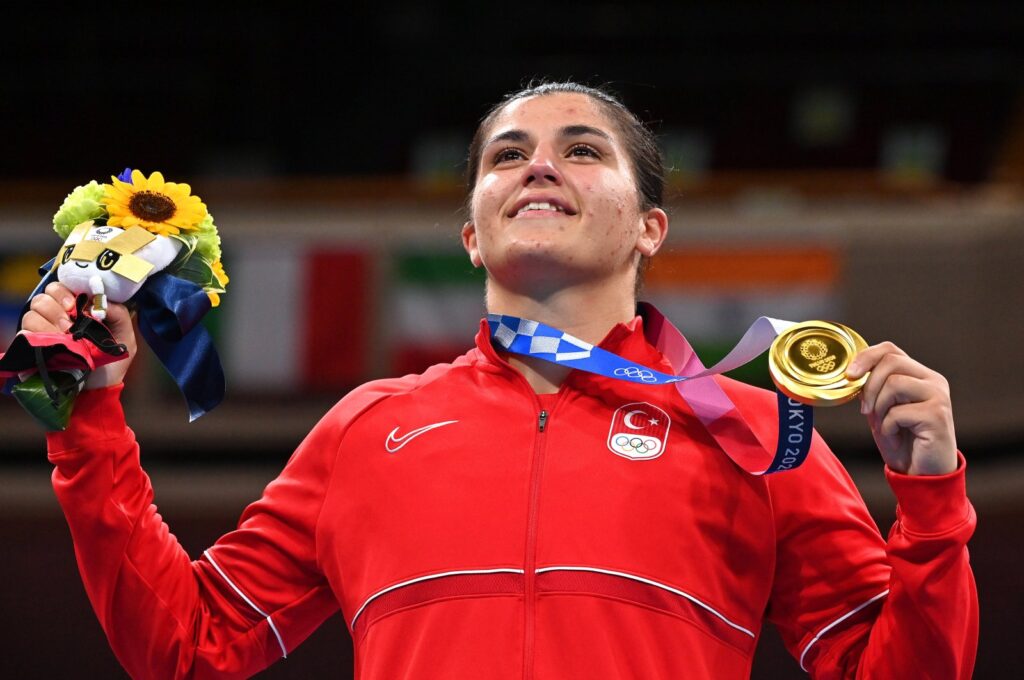 Türkiye's Busenaz Sürmeneli poses for a photo with her gold medal during the medal ceremony for the women's welter (64-69 kg.) on Day 15 of the Tokyo 2020 Olympic Games at Kokugikan Arena, Tokyo, Japan, Aug. 7, 2021. (Getty Images Photo)