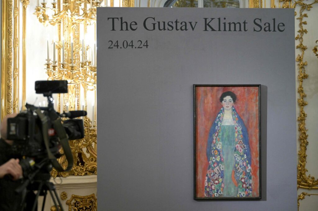 "Bildnis Fraeulein Lieser" ("Portrait of Miss Lieser") by Gustav Klimt during a news conference of the Kinsky Art Auction House in Vienna, Austria, Jan. 25, 2024. (AFP Photo)