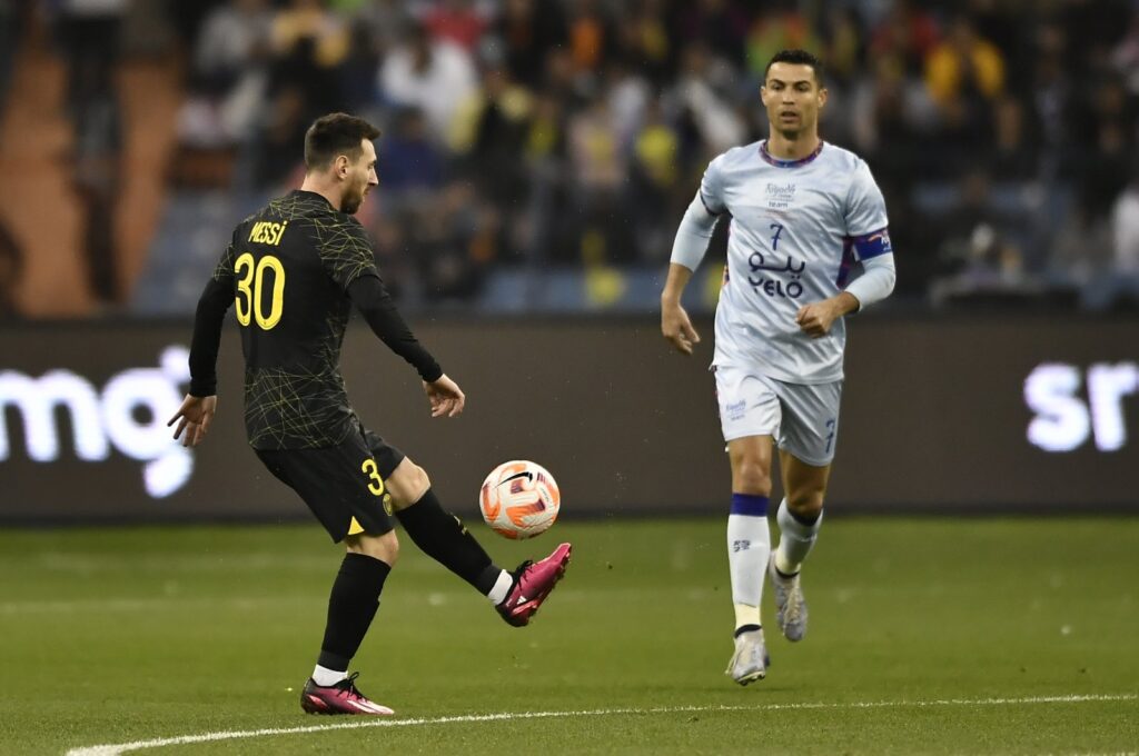 Former PSG star Lionel Messi (L) in action against Cristiano Ronaldo of Riyadh XI during the friendly match between the Riyadh XI and Paris Saint-Germain, Riyadh, Saudi Arabia, Jan. 19, 2023. (EPA Photo)