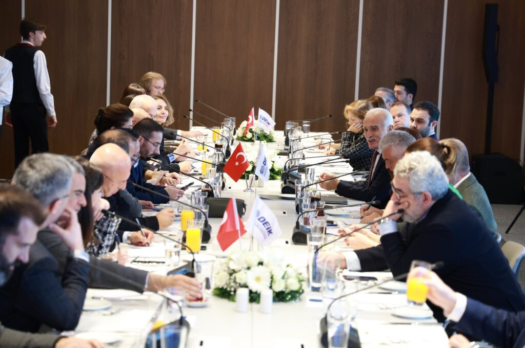 Nail Olpak (C-R), head of the Foreign Economic Relations Board (DEIK), speaks during a meeting with journalists, Istanbul, Türkiye, Jan. 31, 2024. (Courtesy of DEIK)