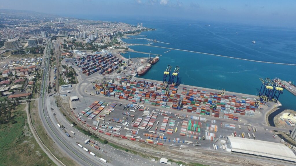 Containers are seen at a port in Iskenderun, Hatay province, Türkiye, Aug. 12, 2020. (AA Photo)