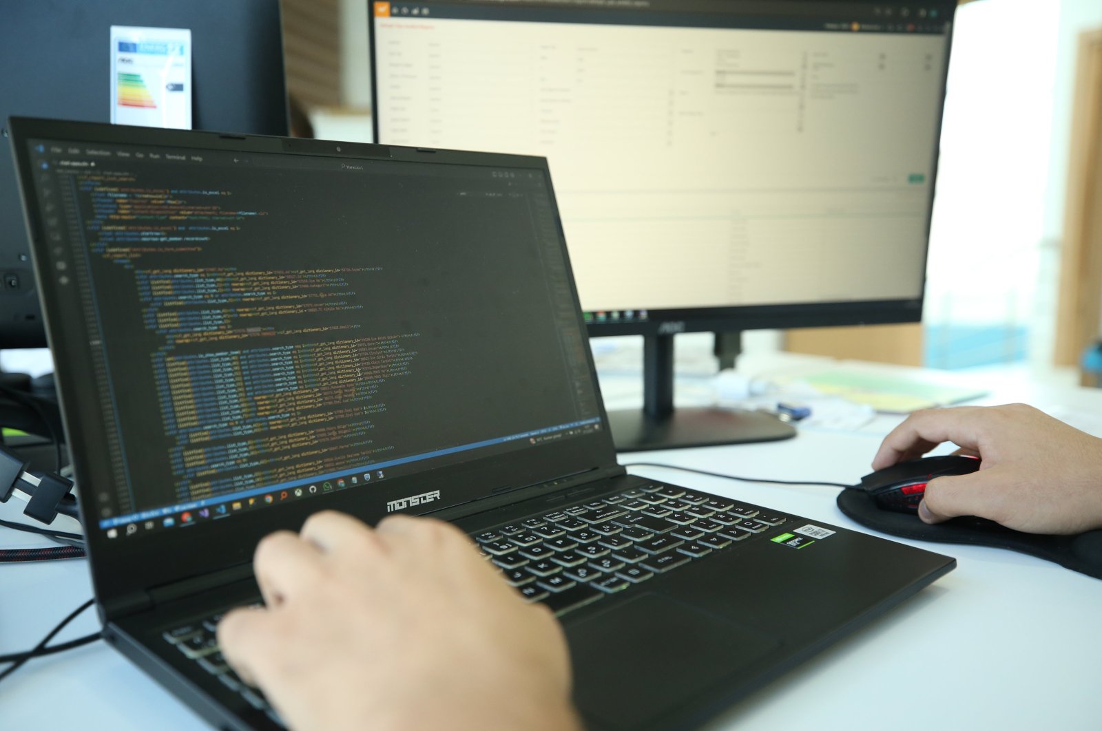 A software developer works at a technology center in Sakarya, northwestern Türkiye, Dec. 27, 2023. (AA Photo)