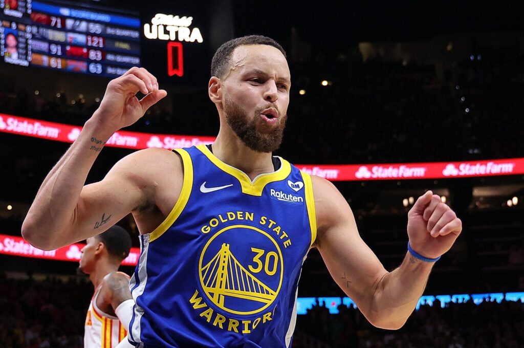 Warriors' Stephen Curry reacts after missing the game-winning basket against the Hawks, Atlanta, Georgia, Feb. 03, 2024. (AFP Photo)