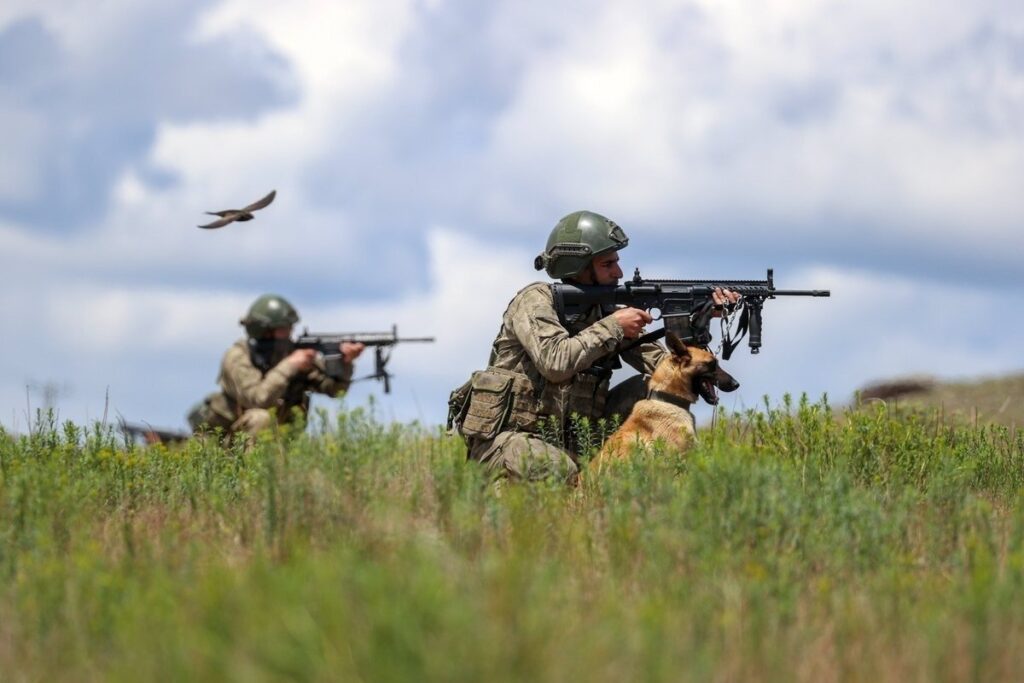 Turkish soldiers taking part in a counterterrorism operation at an unspecified location in this undated file photo. (DHA Photo)