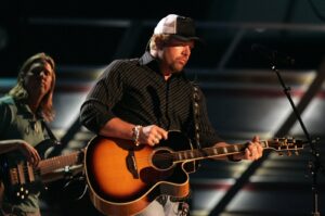 Musician Toby Keith performs onstage during the dress rehearsal for the 41st Annual Academy Of Country Music Awards, MGM Grand Hotel, Las Vegas, Nevada, U.S., May 23, 2006. (AFP Photo)