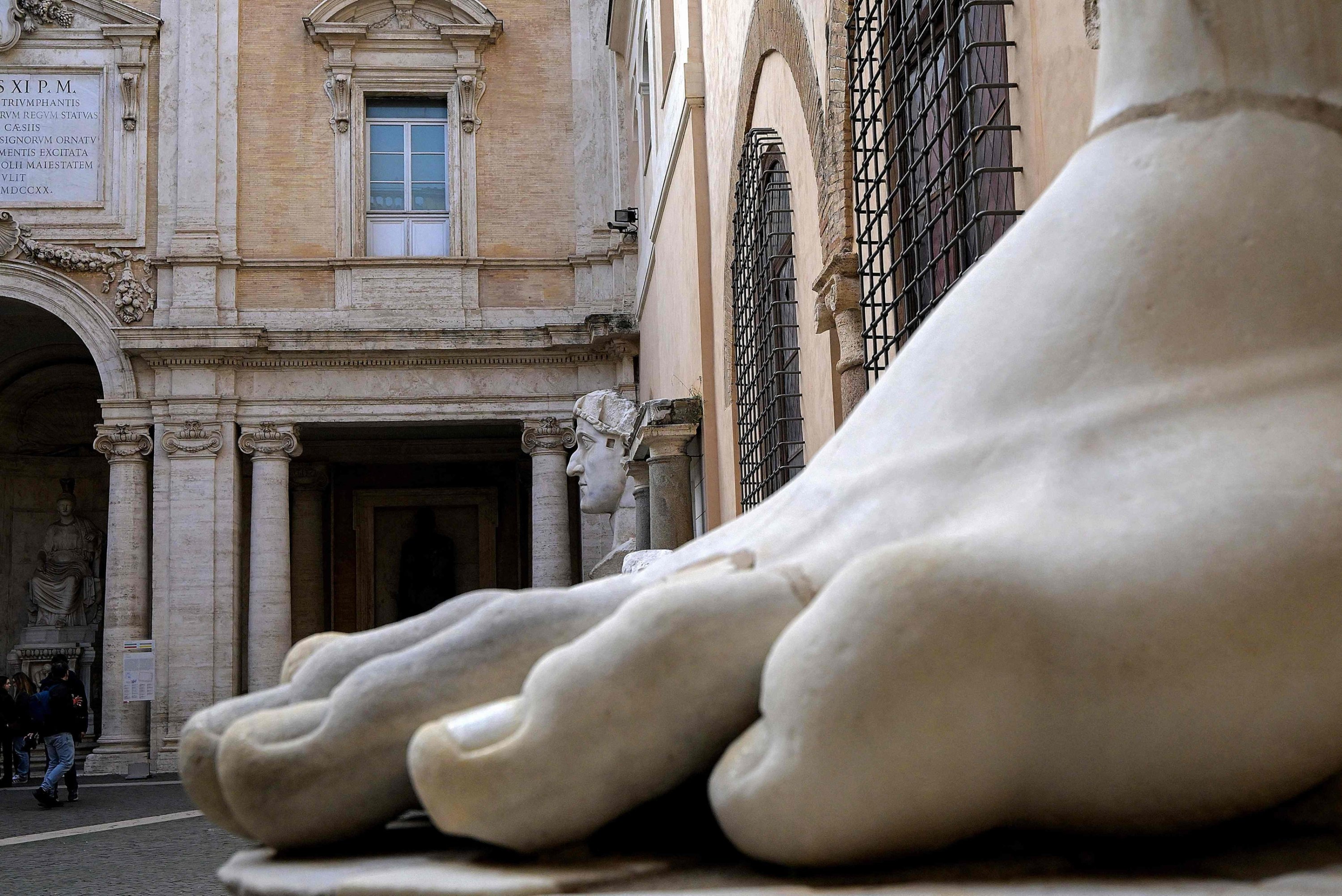313707 A close-up of the reconstructed statue depicting Roman Emperor Constantine the Great (272-337), in the courtyard of Palazzo dei Conservatori, Rome, Italy, Feb. 6, 2024. (AFP Photo)