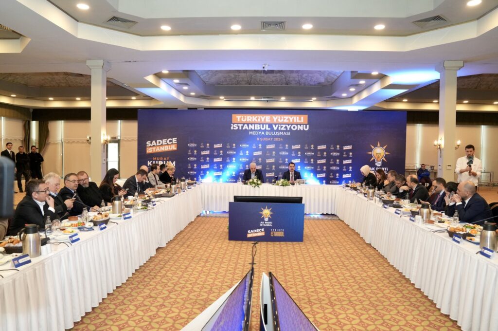 Justice and Development Party (AK Party) Istanbul mayoral candidate Murat Kurum (C-R) meets with journalists, Istanbul, Türkiye, Feb. 8, 2024. (Courtesy of AK Party)
