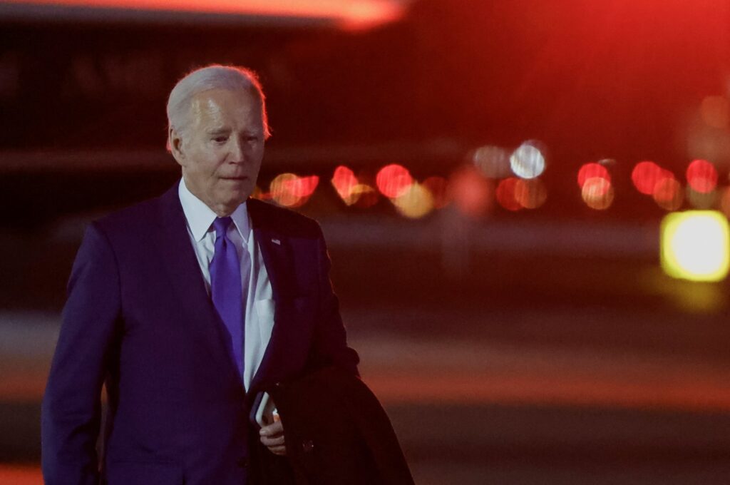 U.S. President Joe Biden walks to board Air Force One at John F. Kennedy International Airport, in New York City, U.S., Feb. 7, 2024. (Reuters Photo)