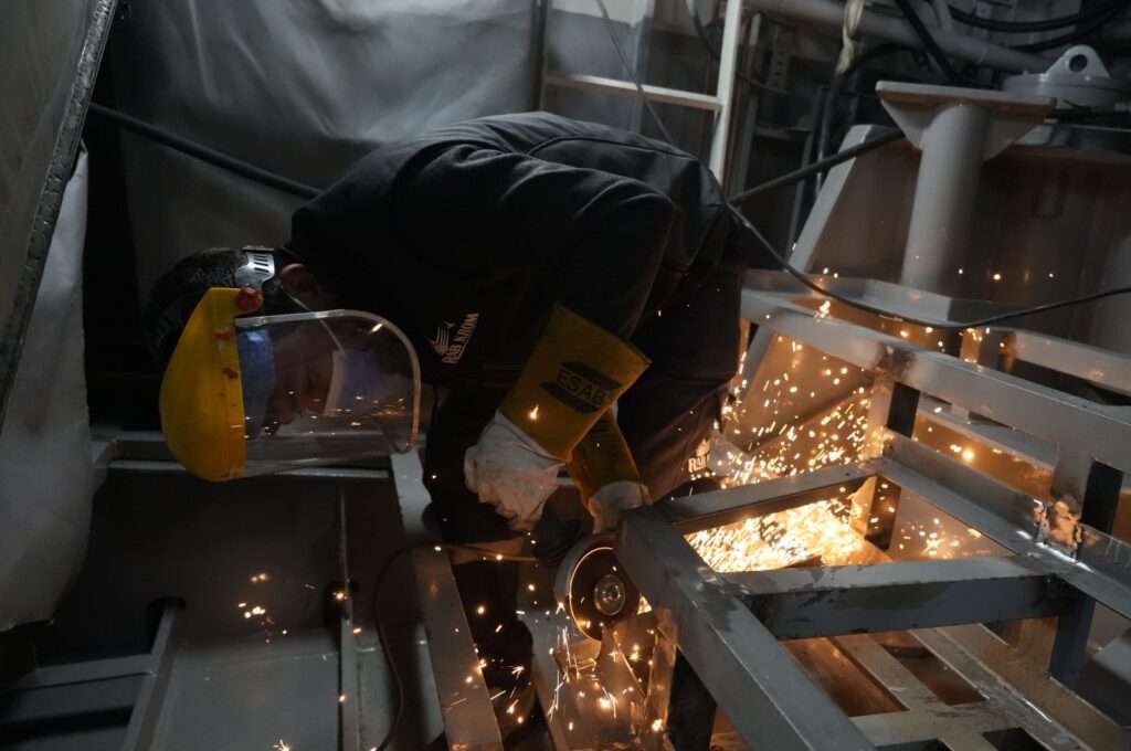 A worker is seen at a factory in Antalya, southern Türkiye, Jan. 11, 2024. (IHA Photo)